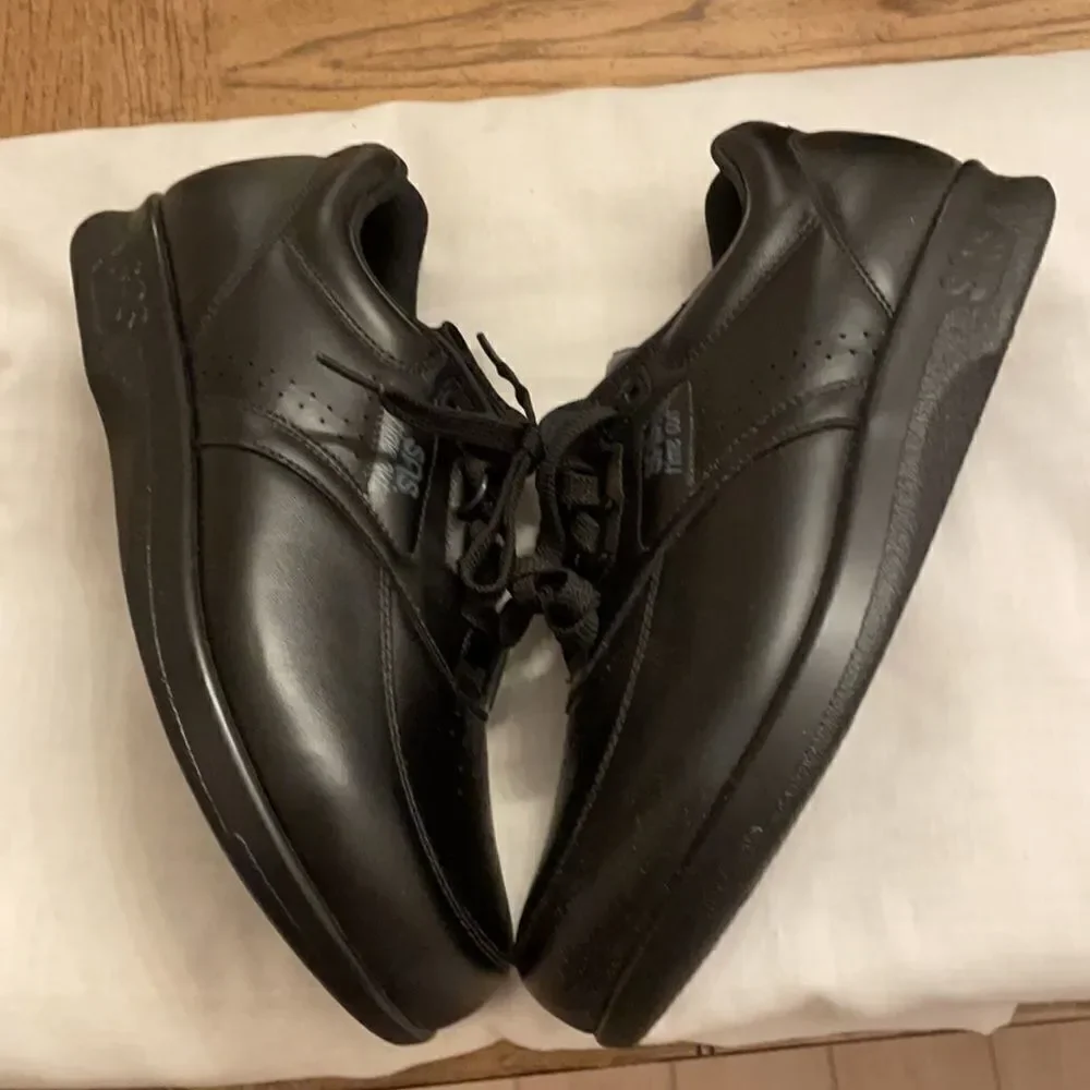 SAS TRIPAD COMFORT SNEAKERS.  NEW